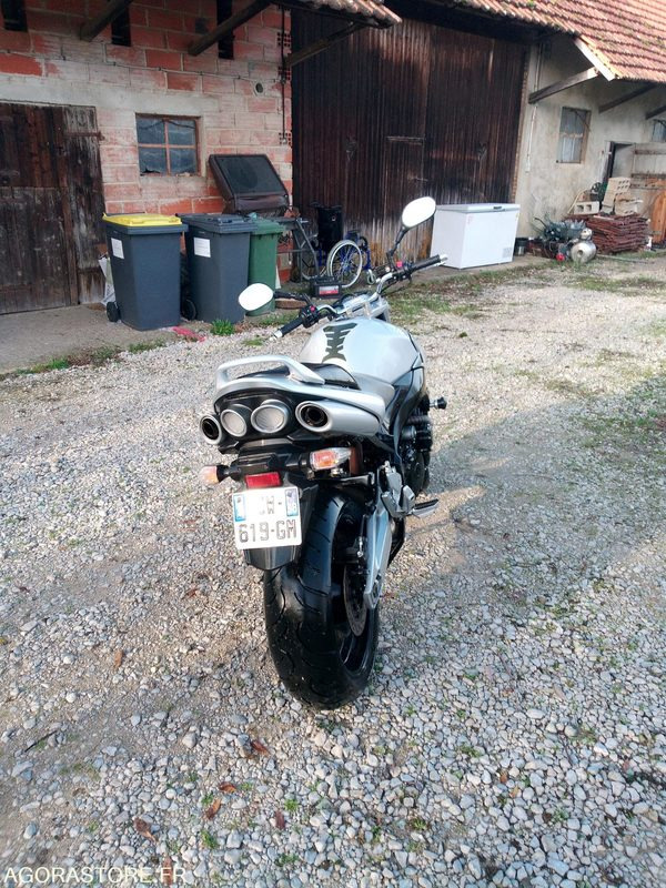 Suzuki GSR600 - Motocikl: slika 5 Suzuki GSR600 - Motocikl: slika 5