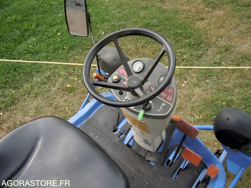 TONDEUSE AUTOPORTÉE ISEKI - Baštenska kosačica: slika 4 TONDEUSE AUTOPORTÉE ISEKI - Baštenska kosačica: slika 4