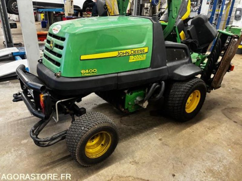TONDEUSE HELICOIDALE JOHN DEERE 8400-ROULANTE-1521 HEURES. - Baštenska kosačica: slika 5 TONDEUSE HELICOIDALE JOHN DEERE 8400-ROULANTE-1521 HEURES. - Baštenska kosačica: slika 5