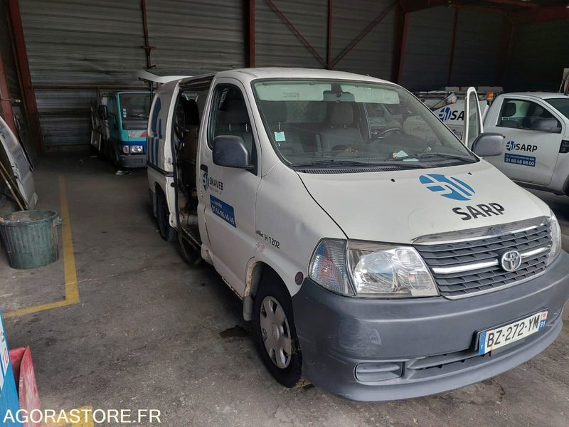 TOYOTA Hiace fourgon HP HUWER 2012 272000KM ROULANT EXPORT UNIQUEMENT - Mali kombi: slika 4 TOYOTA Hiace fourgon HP HUWER 2012 272000KM ROULANT EXPORT UNIQUEMENT - Mali kombi: slika 4