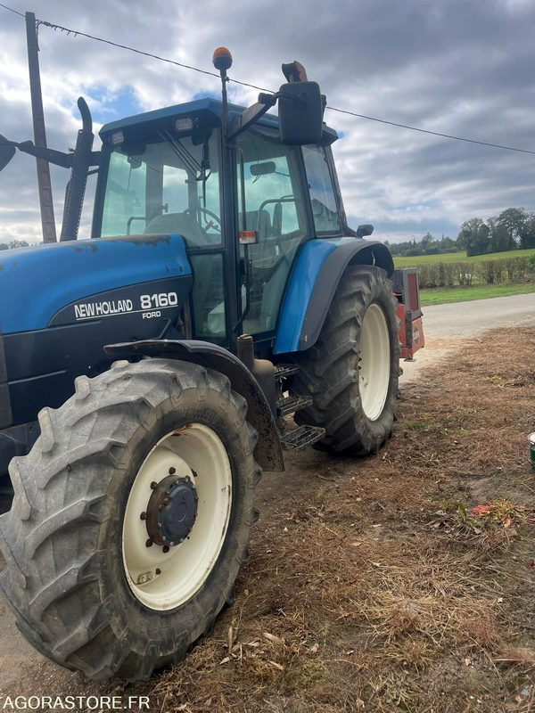 TRACTEUR NEW HOLLAND 8160 RANGE COMMAND - 1999 - 10500h - Traktor: slika 2 TRACTEUR NEW HOLLAND 8160 RANGE COMMAND - 1999 - 10500h - Traktor: slika 2