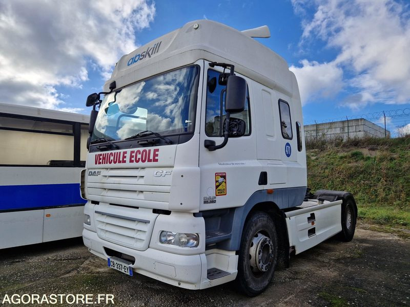 DAF CF 85.360 - 2012 - 241565 Kms - CB337EY - Tegljač: slika 1 DAF CF 85.360 - 2012 - 241565 Kms - CB337EY - Tegljač: slika 1