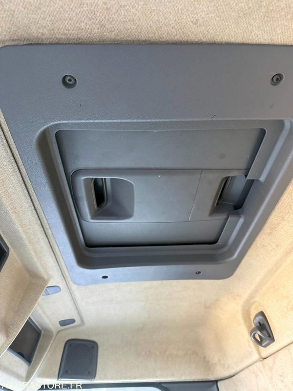 Tegljač RENAULT 320 DCI - 2006 - 549 396km: slika 8 Tegljač RENAULT 320 DCI - 2006 - 549 396km: slika 8