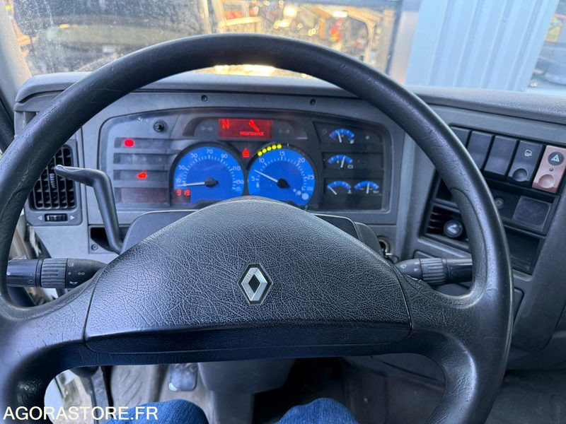 Tegljač RENAULT 320 DCI - 2006 - 549 396km: slika 10 Tegljač RENAULT 320 DCI - 2006 - 549 396km: slika 10