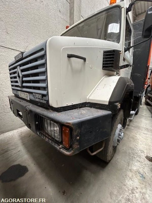 RENAULT TRACTEUR C290 4X4 110KM/H 282500 KM - Tegljač: slika 4 RENAULT TRACTEUR C290 4X4 110KM/H 282500 KM - Tegljač: slika 4