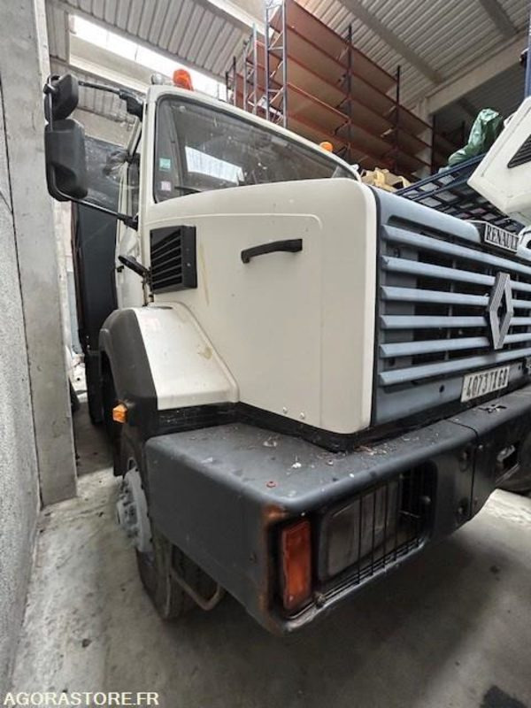 RENAULT TRACTEUR C290 4X4 110KM/H 282500 KM - Tegljač: slika 3 RENAULT TRACTEUR C290 4X4 110KM/H 282500 KM - Tegljač: slika 3