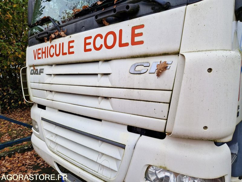 Tracteur DAF CF 85.360 - 2012 -193474 Kms -CN640HC - Tegljač: slika 4 Tracteur DAF CF 85.360 - 2012 -193474 Kms -CN640HC - Tegljač: slika 4