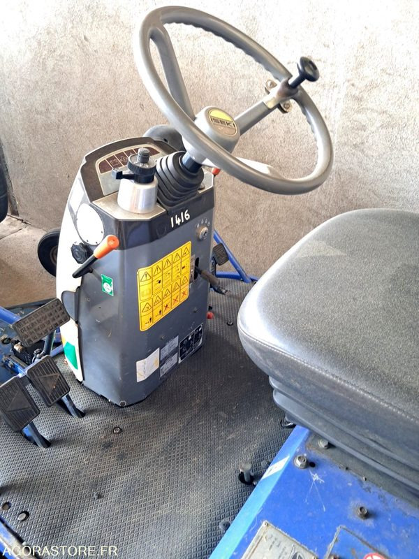 Tondeuse ISEKI - Baštenska kosačica: slika 3 Tondeuse ISEKI - Baštenska kosačica: slika 3