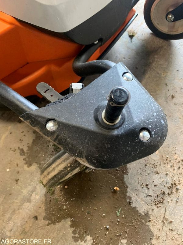 Tondeuse STIHL - Baštenska kosačica: slika 4 Tondeuse STIHL - Baštenska kosačica: slika 4