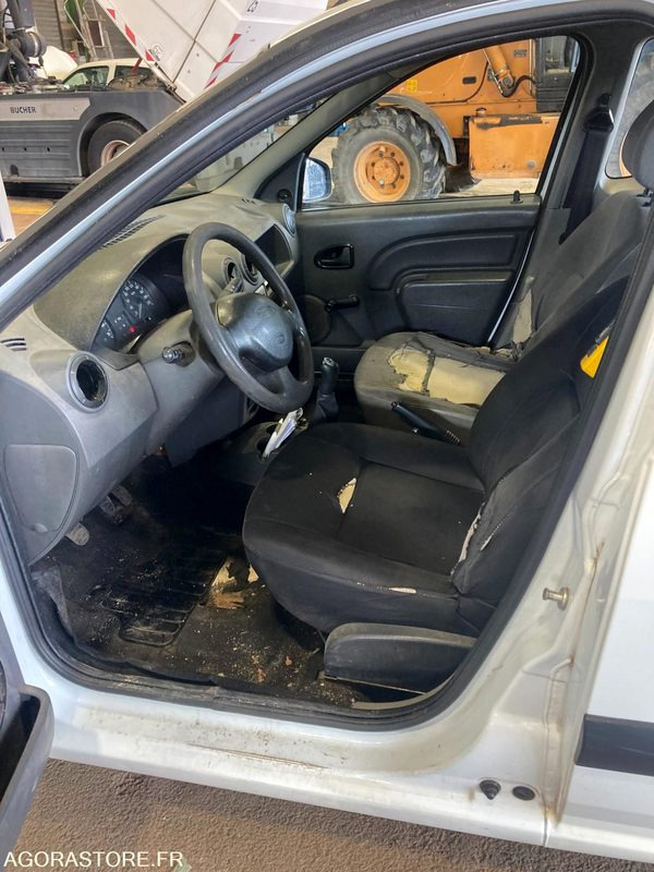 VEHICULE BENNE DACIA LOGAN PICK UP - Dostavno vozilo kiper: slika 4 VEHICULE BENNE DACIA LOGAN PICK UP - Dostavno vozilo kiper: slika 4