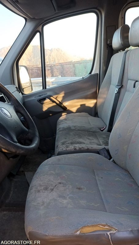 VOLKSWAGEN CRAFTER - 2011 - 198252KM - BL207FB - Dostavno vozilo kiper: slika 4 VOLKSWAGEN CRAFTER - 2011 - 198252KM - BL207FB - Dostavno vozilo kiper: slika 4