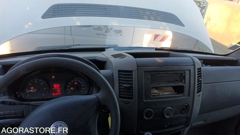 VOLKSWAGEN CRAFTER - 2011 - 198252KM - BL207FB - Dostavno vozilo kiper: slika 5 VOLKSWAGEN CRAFTER - 2011 - 198252KM - BL207FB - Dostavno vozilo kiper: slika 5