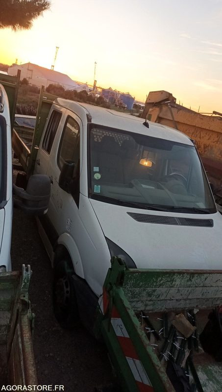 VOLKSWAGEN CRAFTER benne double cabine - 2011 - 213750kms - BL-964-FA - Dostavno vozilo kiper: slika 4 VOLKSWAGEN CRAFTER benne double cabine - 2011 - 213750kms - BL-964-FA - Dostavno vozilo kiper: slika 4