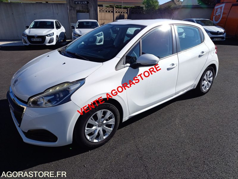Vends Peugeot 208 essence - Automobil: slika 1 Vends Peugeot 208 essence - Automobil: slika 1