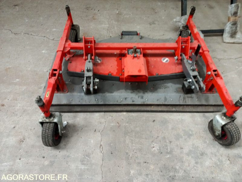 Coupe de tondeuse mulchng Morgneux TMC 150 fixation Kubota - Baštenska kosačica: slika 4 Coupe de tondeuse mulchng Morgneux TMC 150 fixation Kubota - Baštenska kosačica: slika 4