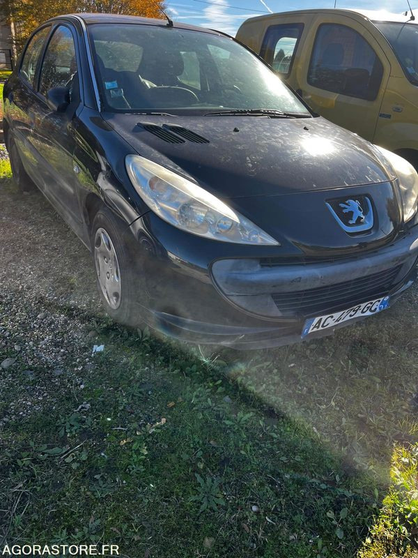 Peugeot 206+ 1.4 hdi 2009 185000km - Automobil: slika 1 Peugeot 206+ 1.4 hdi 2009 185000km - Automobil: slika 1