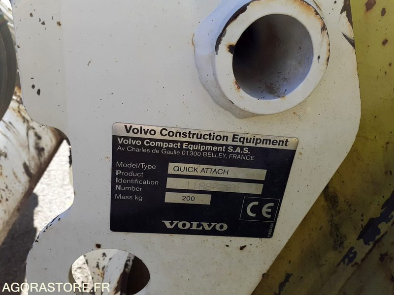 Tractopelle 4x4 volvo bl71 - Bager utovarivač: slika 4 Tractopelle 4x4 volvo bl71 - Bager utovarivač: slika 4