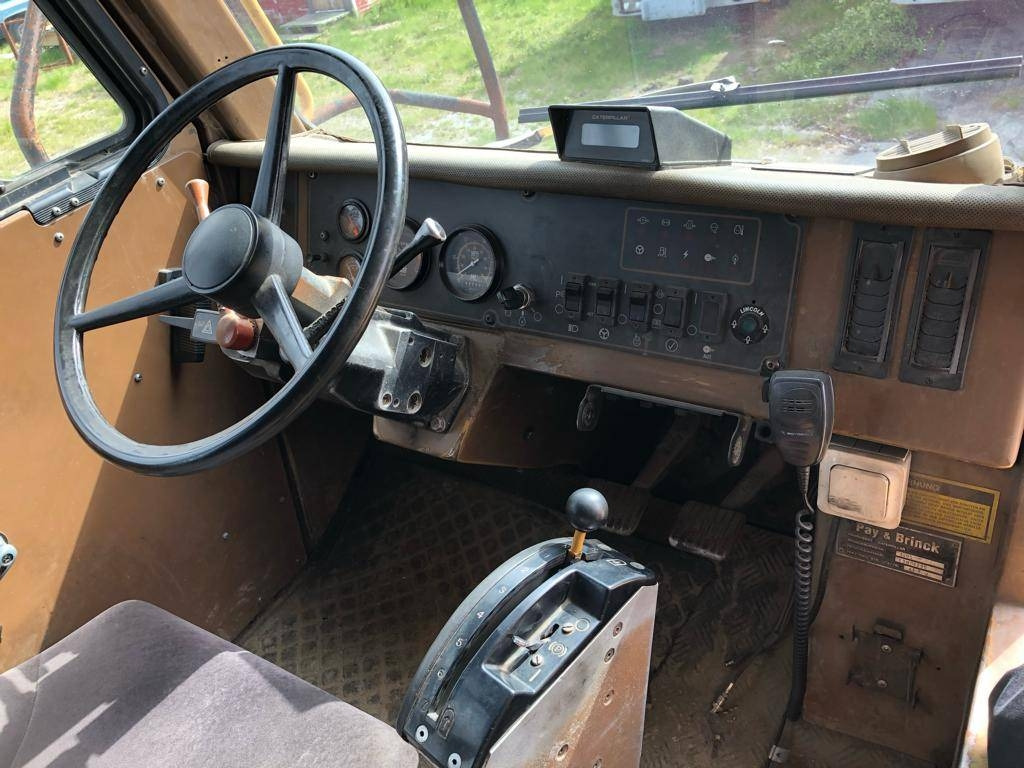 CAT 773B - Kiper sa krutom šasijom/ Kiper za kamen: slika 1 CAT 773B - Kiper sa krutom šasijom/ Kiper za kamen: slika 1