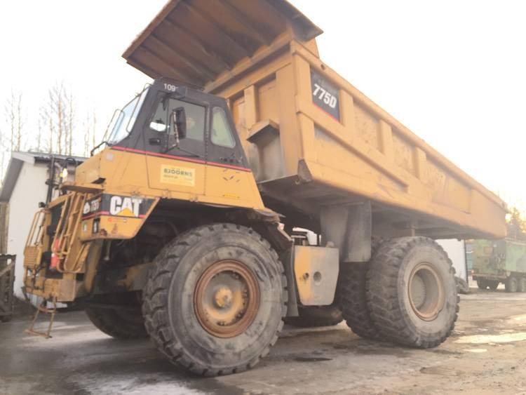 CAT 775 D - Kiper sa krutom šasijom/ Kiper za kamen: slika 1 CAT 775 D - Kiper sa krutom šasijom/ Kiper za kamen: slika 1