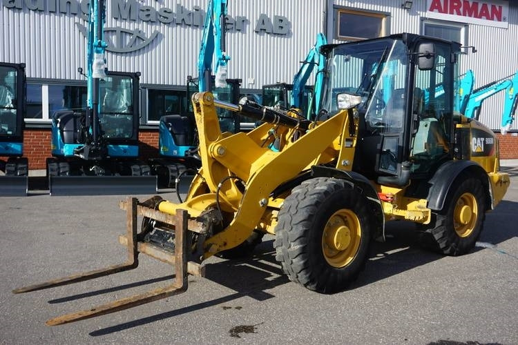 CAT 906M *Uthyres* - Utovarivač točkaš: slika 1 CAT 906M *Uthyres* - Utovarivač točkaš: slika 1