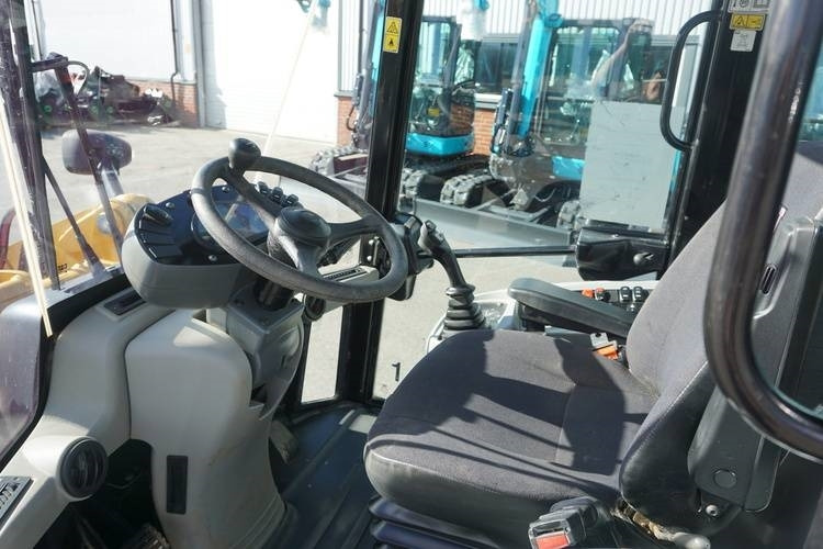 CAT 906M *Uthyres* - Utovarivač točkaš: slika 3 CAT 906M *Uthyres* - Utovarivač točkaš: slika 3