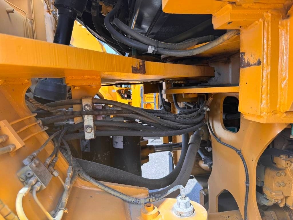 CAT 980 G - Utovarivač točkaš: slika 4 CAT 980 G - Utovarivač točkaš: slika 4