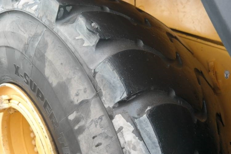 Volvo L220G - Utovarivač točkaš: slika 5 Volvo L220G - Utovarivač točkaš: slika 5