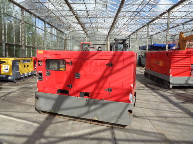 Diversen 30 KVA Genelec 30 KVA - Set generatora: slika 4 Diversen 30 KVA Genelec 30 KVA - Set generatora: slika 4