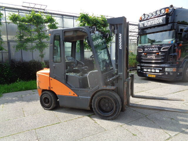 Doosan D35C-7 - Viljuškar: slika 2 Doosan D35C-7 - Viljuškar: slika 2