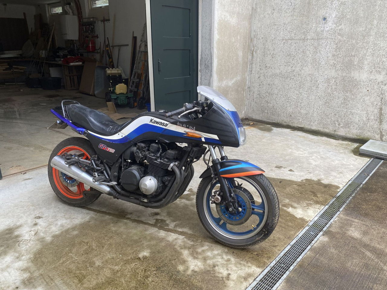 Kawasaki GPZ 750 - Motocikl: slika 4 Kawasaki GPZ 750 - Motocikl: slika 4