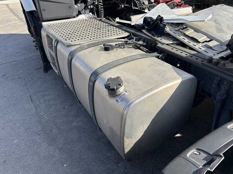 DAF 765 liters 620x675x2112 with step, complete set - Rezervoar za gorivo za Kamion: slika 2 DAF 765 liters 620x675x2112 with step, complete set - Rezervoar za gorivo za Kamion: slika 2