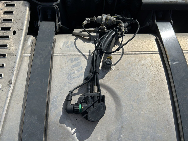 DAF 765 liters 620x675x2112 with step, complete set - Rezervoar za gorivo za Kamion: slika 5 DAF 765 liters 620x675x2112 with step, complete set - Rezervoar za gorivo za Kamion: slika 5