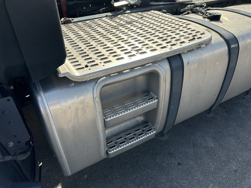 DAF 765 liters 620x675x2112 with step, complete set - Rezervoar za gorivo za Kamion: slika 3 DAF 765 liters 620x675x2112 with step, complete set - Rezervoar za gorivo za Kamion: slika 3