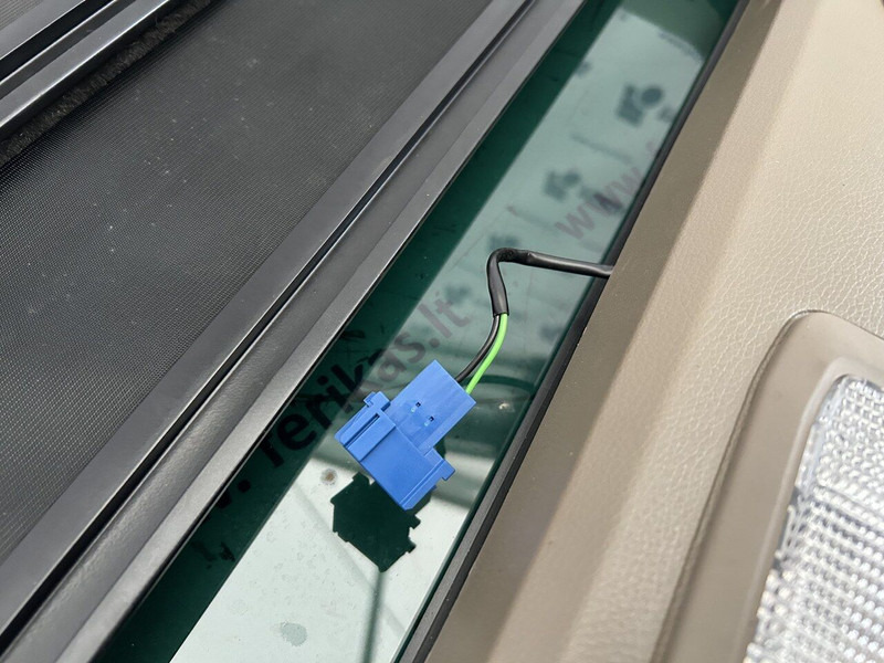 MAN sunroof, roof hatch - Karoserija i eksterijer za Kamion: slika 4 MAN sunroof, roof hatch - Karoserija i eksterijer za Kamion: slika 4