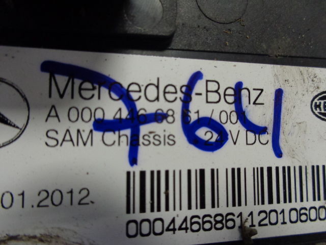 Mercedes-Benz MP4 control unit HELLA - Upravljačka jedinica za Kamion: slika 2 Mercedes-Benz MP4 control unit HELLA - Upravljačka jedinica za Kamion: slika 2