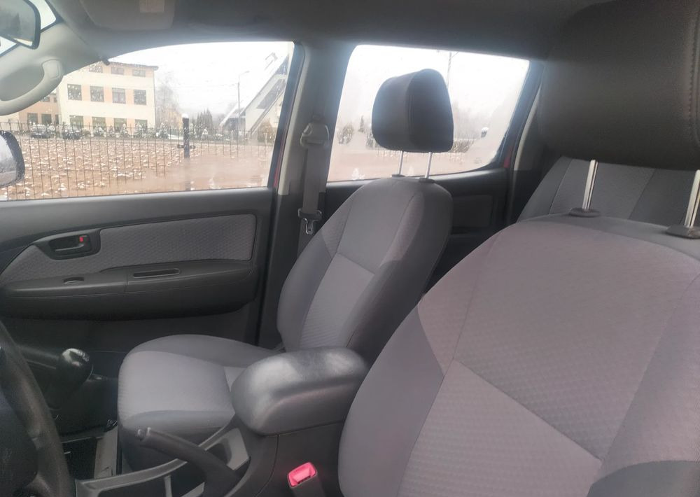 Toyota Hilux 2.5D 4x4, straż, strażacki, pożarniczy - Pikap: slika 5 Toyota Hilux 2.5D 4x4, straż, strażacki, pożarniczy - Pikap: slika 5