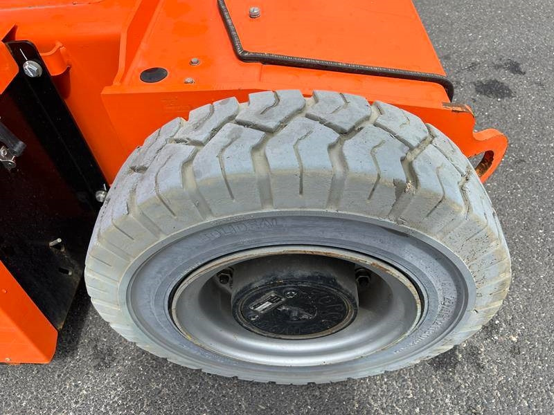 Zglobna platforma JLG E400AJPN elektro 14m (1779): slika 16 Zglobna platforma JLG E400AJPN elektro 14m (1779): slika 16