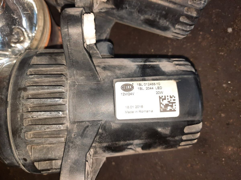 MAN . Скания . Вольво. Неоплан. - Prednja svetla: slika 3 MAN . Скания . Вольво. Неоплан. - Prednja svetla: slika 3