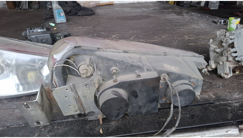 Scania Иризар Volvo. Ман. Мерседес - Prednja svetla: slika 2 Scania Иризар Volvo. Ман. Мерседес - Prednja svetla: slika 2