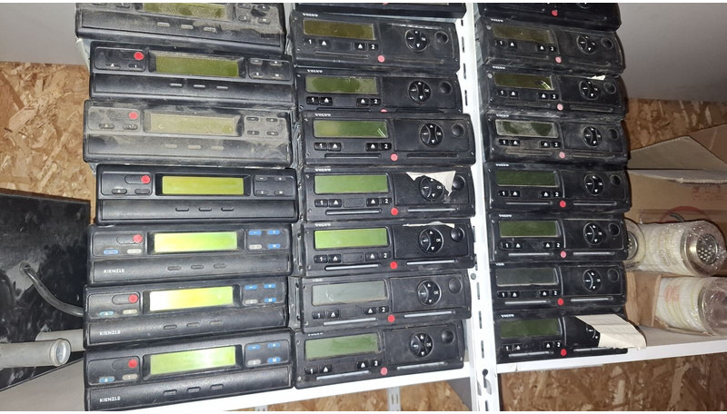 Volvo Video system x-dmr 8 R8 Compact RJ45 - Električni sistem: slika 1 Volvo Video system x-dmr 8 R8 Compact RJ45 - Električni sistem: slika 1