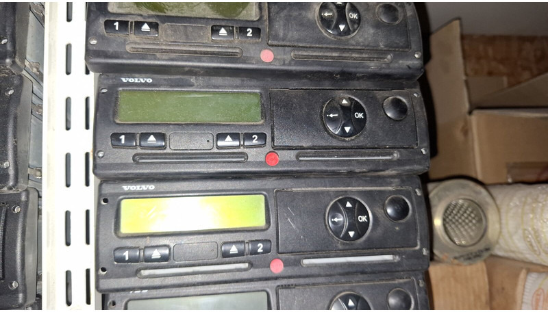 Volvo Video system x-dmr 8 R8 Compact RJ45 - Električni sistem: slika 2 Volvo Video system x-dmr 8 R8 Compact RJ45 - Električni sistem: slika 2