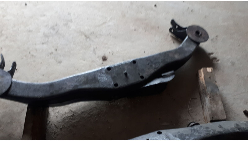 Volvo кронштейн заднего моста мерседес - Čelična suspenzija: slika 2 Volvo кронштейн заднего моста мерседес - Čelična suspenzija: slika 2