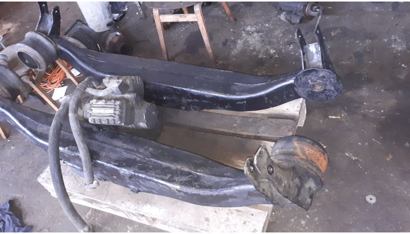 Volvo кронштейн заднего моста мерседес - Čelična suspenzija: slika 1 Volvo кронштейн заднего моста мерседес - Čelična suspenzija: slika 1