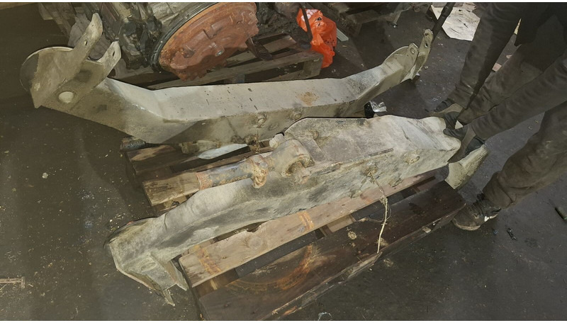 Volvo кронштейн заднего моста мерседес - Čelična suspenzija: slika 5 Volvo кронштейн заднего моста мерседес - Čelična suspenzija: slika 5