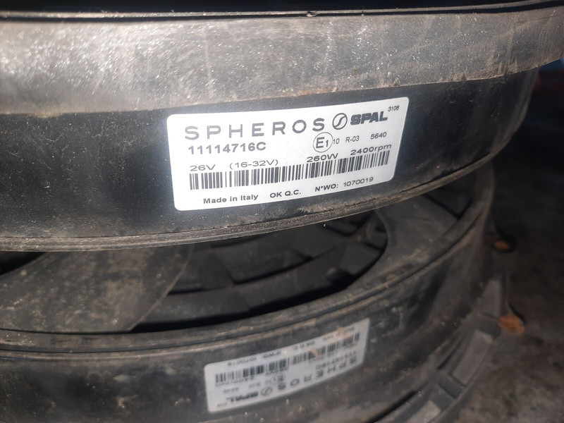 Volvo масляный мотор вентилятора SAUER DANFOSS C19.2L00888\174 - Ventilator: slika 4 Volvo масляный мотор вентилятора SAUER DANFOSS C19.2L00888\174 - Ventilator: slika 4