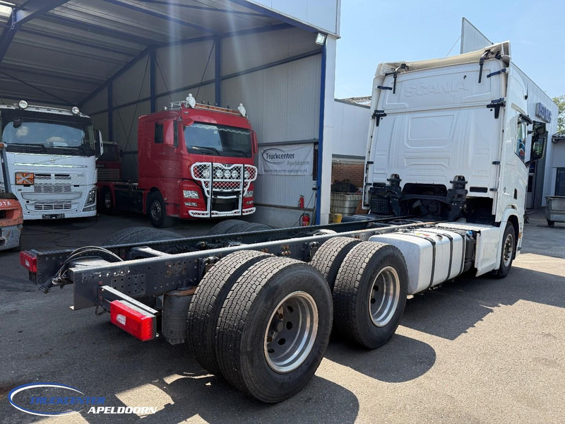 Scania R650 V8 NGS 6x4, Standclima, Retarder, PTO, 9000 Vooras - Kamion sa golom šasijom i zatvorenom kabinom: slika 2 Scania R650 V8 NGS 6x4, Standclima, Retarder, PTO, 9000 Vooras - Kamion sa golom šasijom i zatvorenom kabinom: slika 2