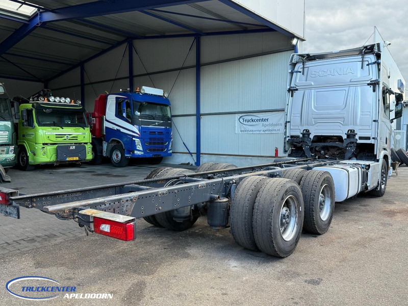 Scania R730 XT NGS V8 6x4 Naafreductie, Retarder, PTO - Kamion sa golom šasijom i zatvorenom kabinom: slika 2 Scania R730 XT NGS V8 6x4 Naafreductie, Retarder, PTO - Kamion sa golom šasijom i zatvorenom kabinom: slika 2