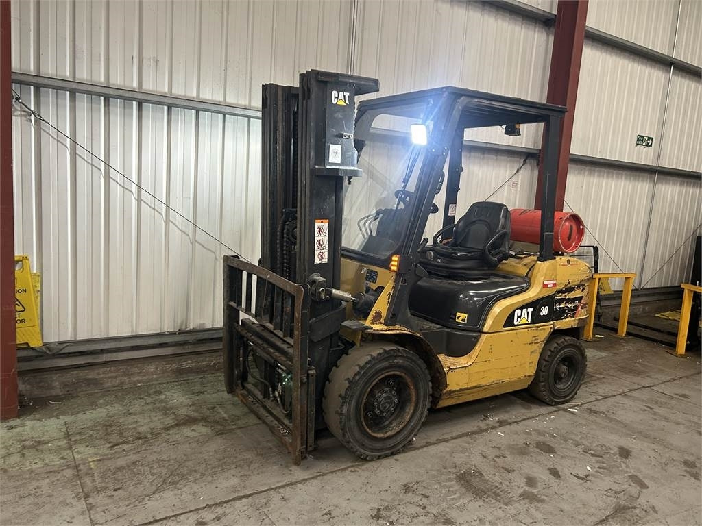 CAT GP30NT - Gasni viljuškar: slika 2 CAT GP30NT - Gasni viljuškar: slika 2