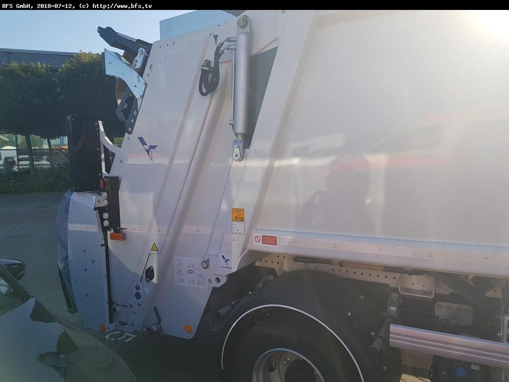 FUSO Canter 9C18 AMT 4x2   HS HL 8,5 t Olympus M - Kamion za smeće: slika 2 FUSO Canter 9C18 AMT 4x2   HS HL 8,5 t Olympus M - Kamion za smeće: slika 2