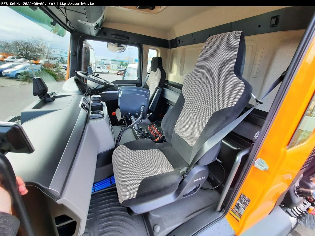 MAN TGS 18.420 4X2 BL Bucher OF 8000 TWIN beidseitig - Autočistilica: slika 4 MAN TGS 18.420 4X2 BL Bucher OF 8000 TWIN beidseitig - Autočistilica: slika 4